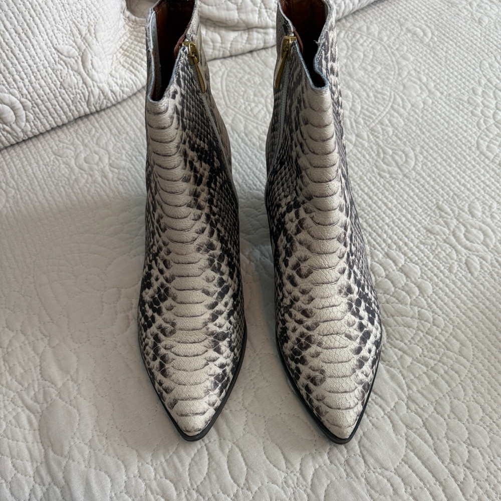 Franco Sarto Black and White Snakeskin Ankle Boots western cowboy - Picture 7 of 8